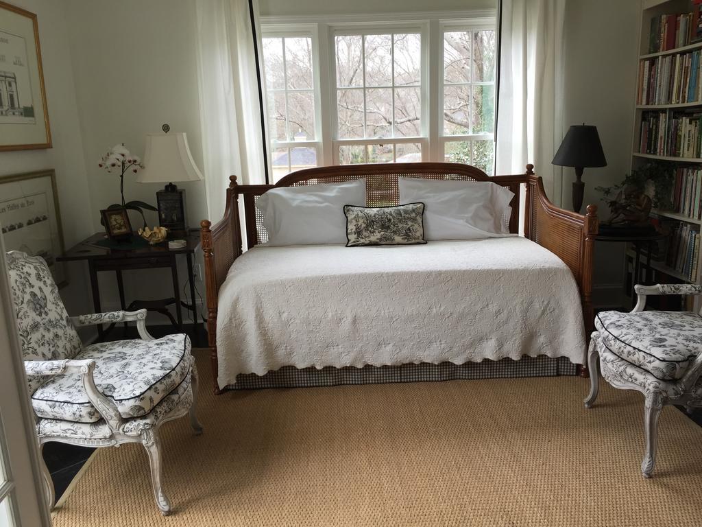 The Cottage Bed & Breakfast In Decatur Ga Екстер'єр фото